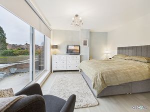 Photo 32- click for photo gallery